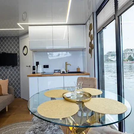 Energyapart Aqua Domki Na Wodzie Houseboat Szczecin Exterior photo