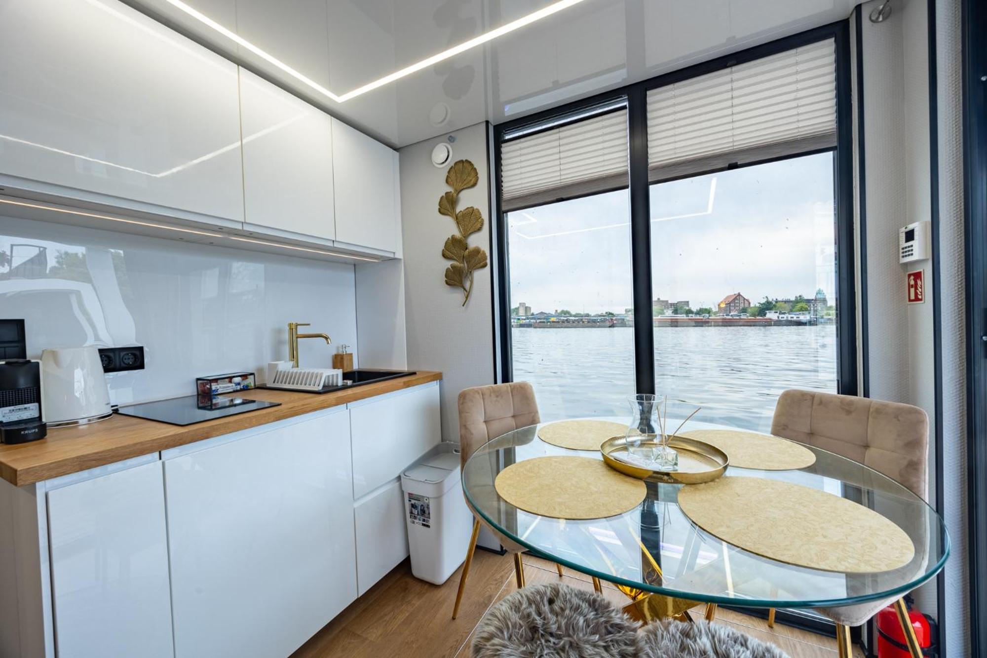 Energyapart Aqua Na Wodzie Houseboat