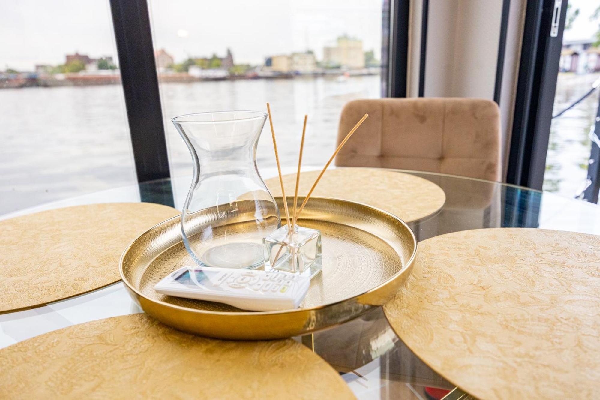 Energyapart Aqua Na Wodzie Houseboat Apartment