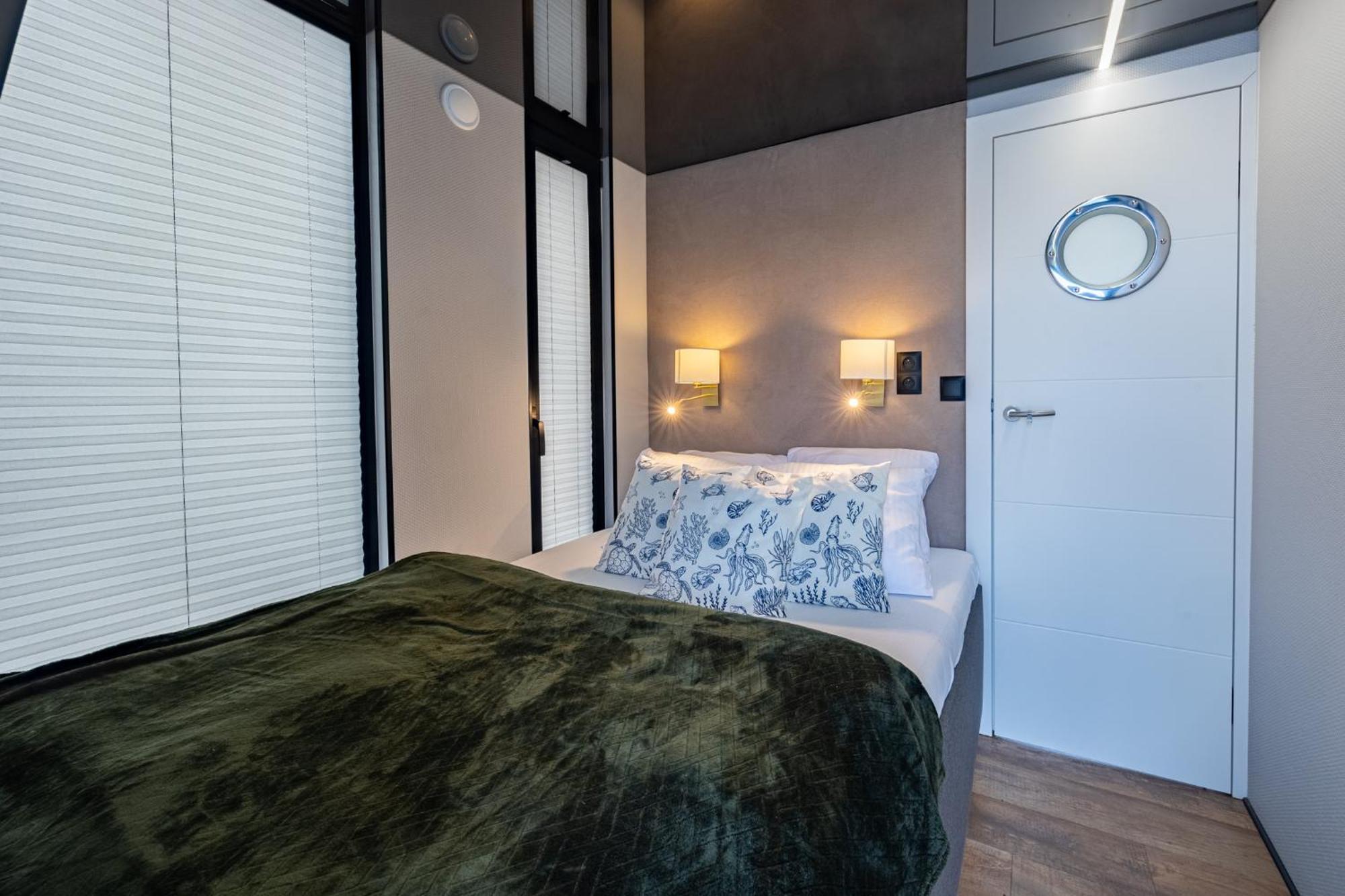 Energyapart Aqua Na Wodzie Houseboat Apartment *