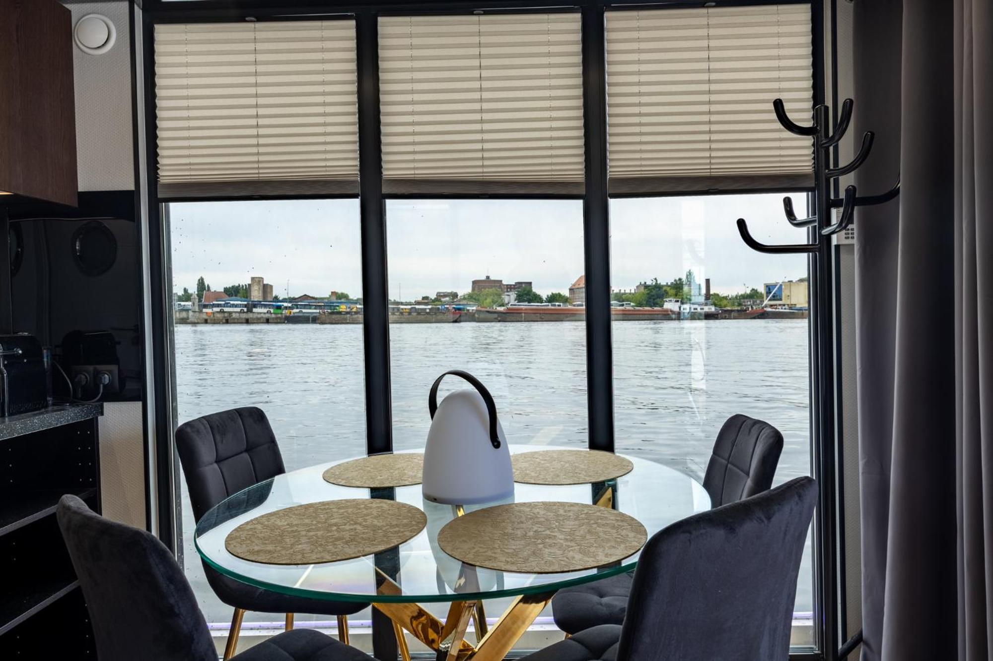 Energyapart Aqua Na Wodzie Houseboat *