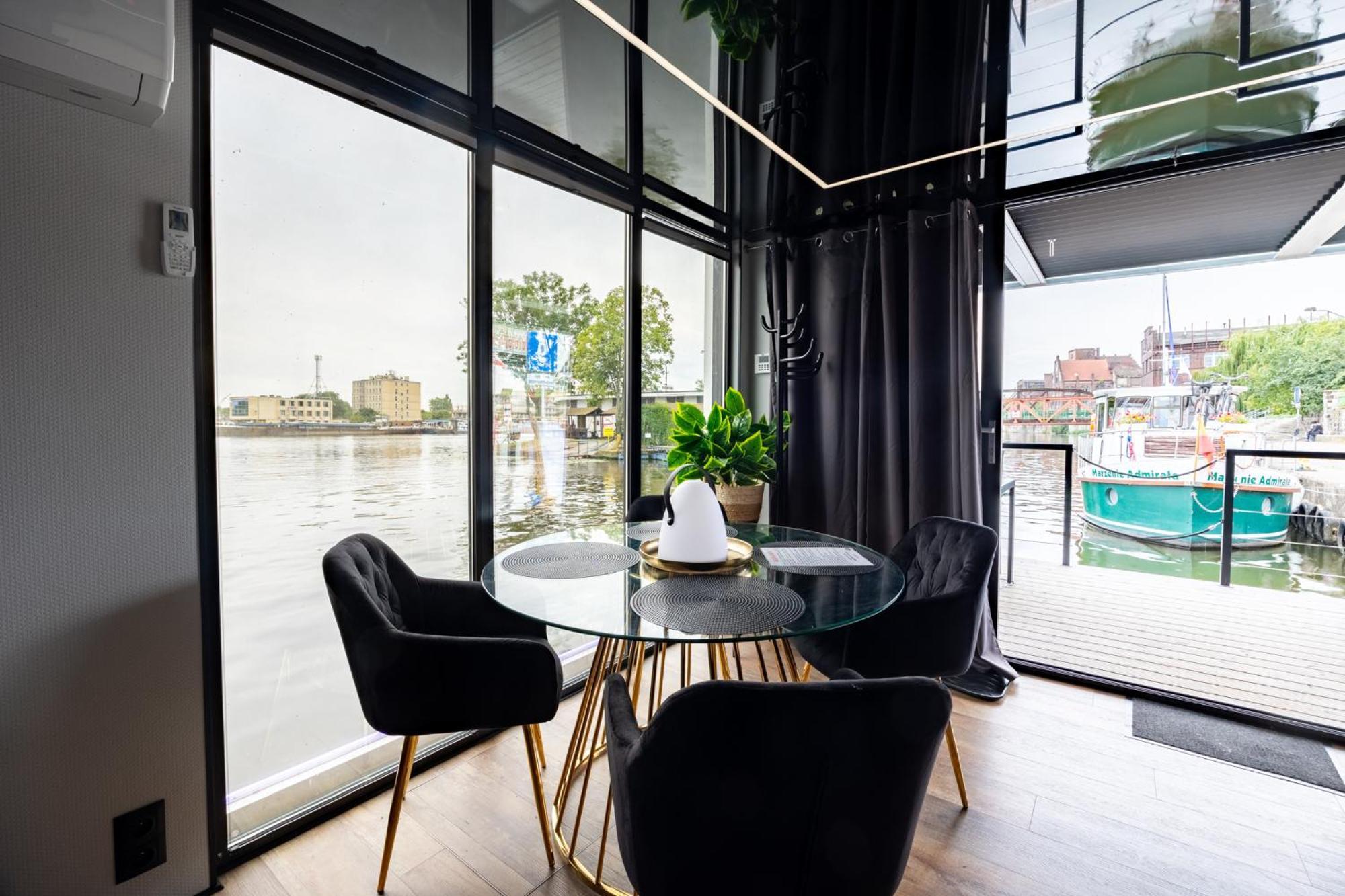 Apartment Energyapart Aqua Na Wodzie Houseboat Szczecin